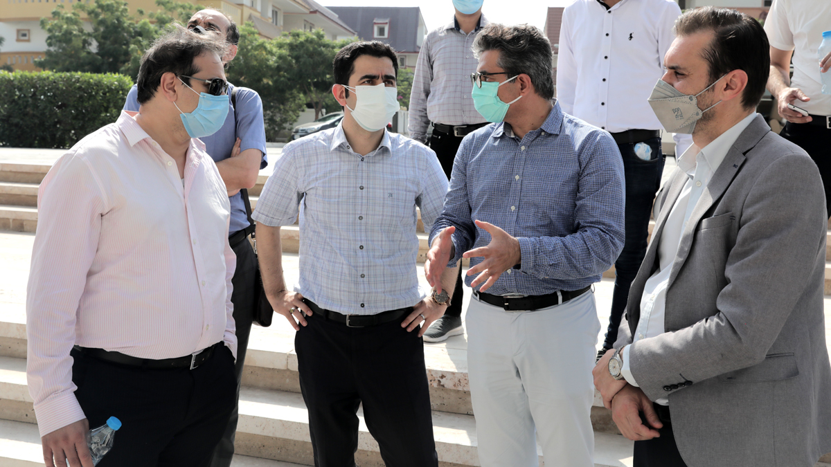 فرشاد فرزین