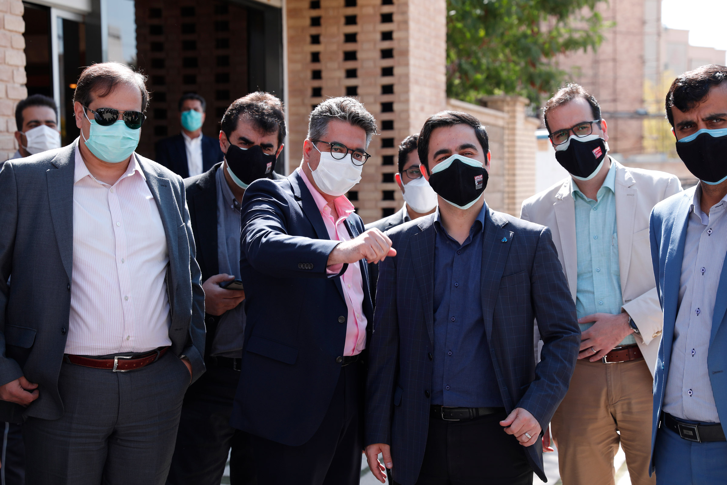 فرشاد فرزین