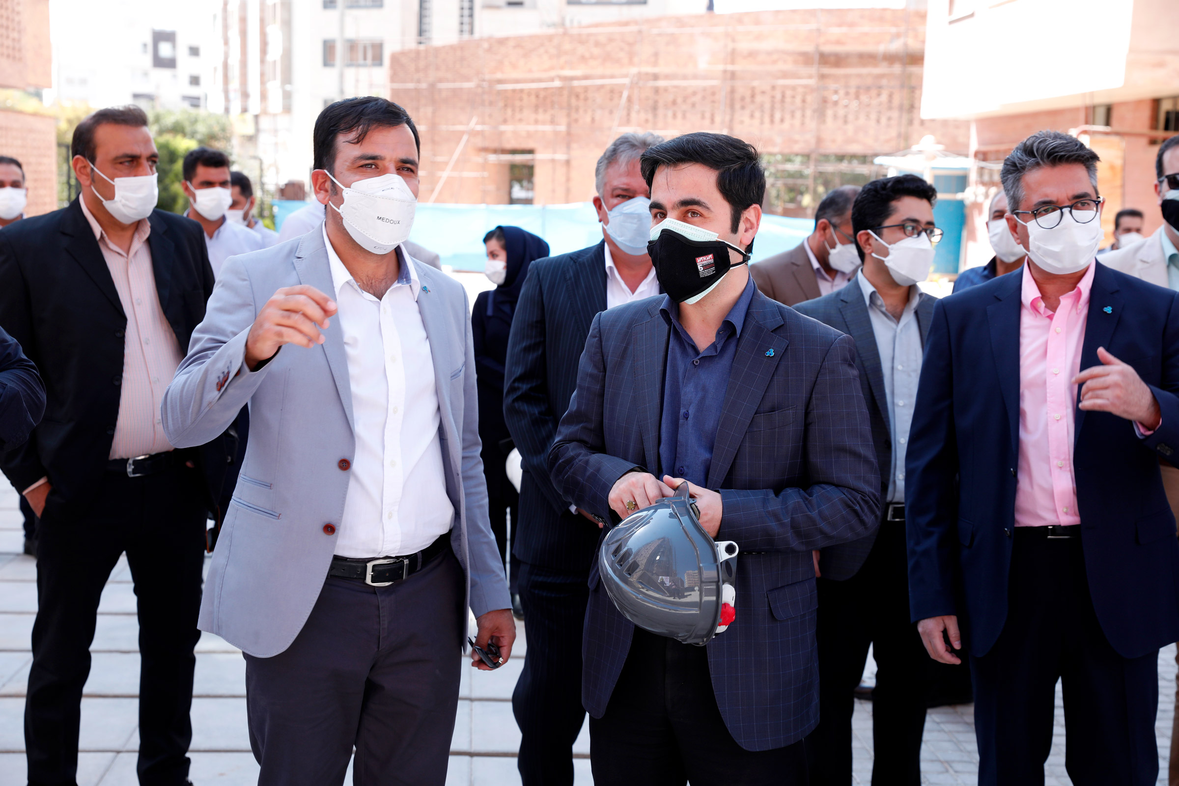 فرشاد فرزین