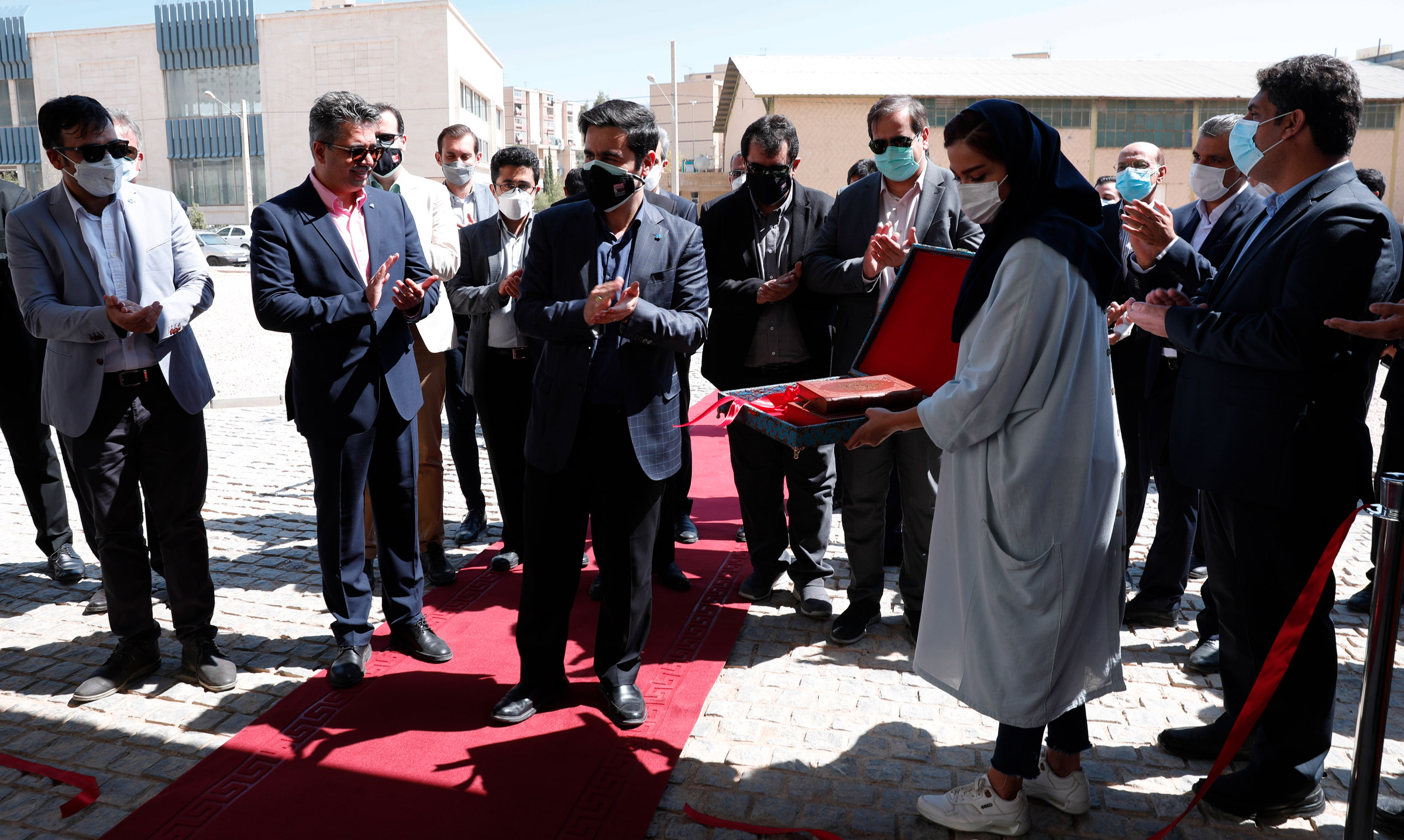 فرشاد فرزین