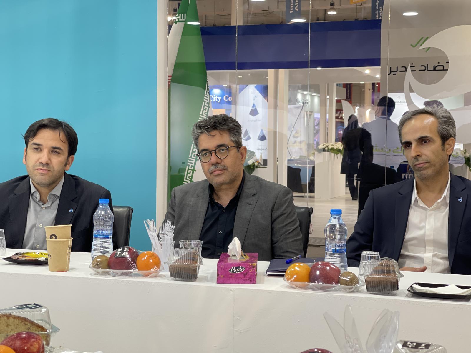 فرشاد فرزین