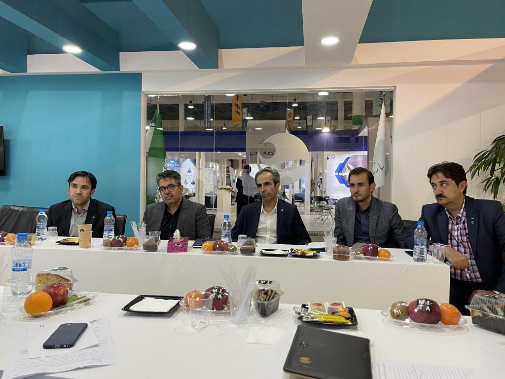 فرشاد فرزین