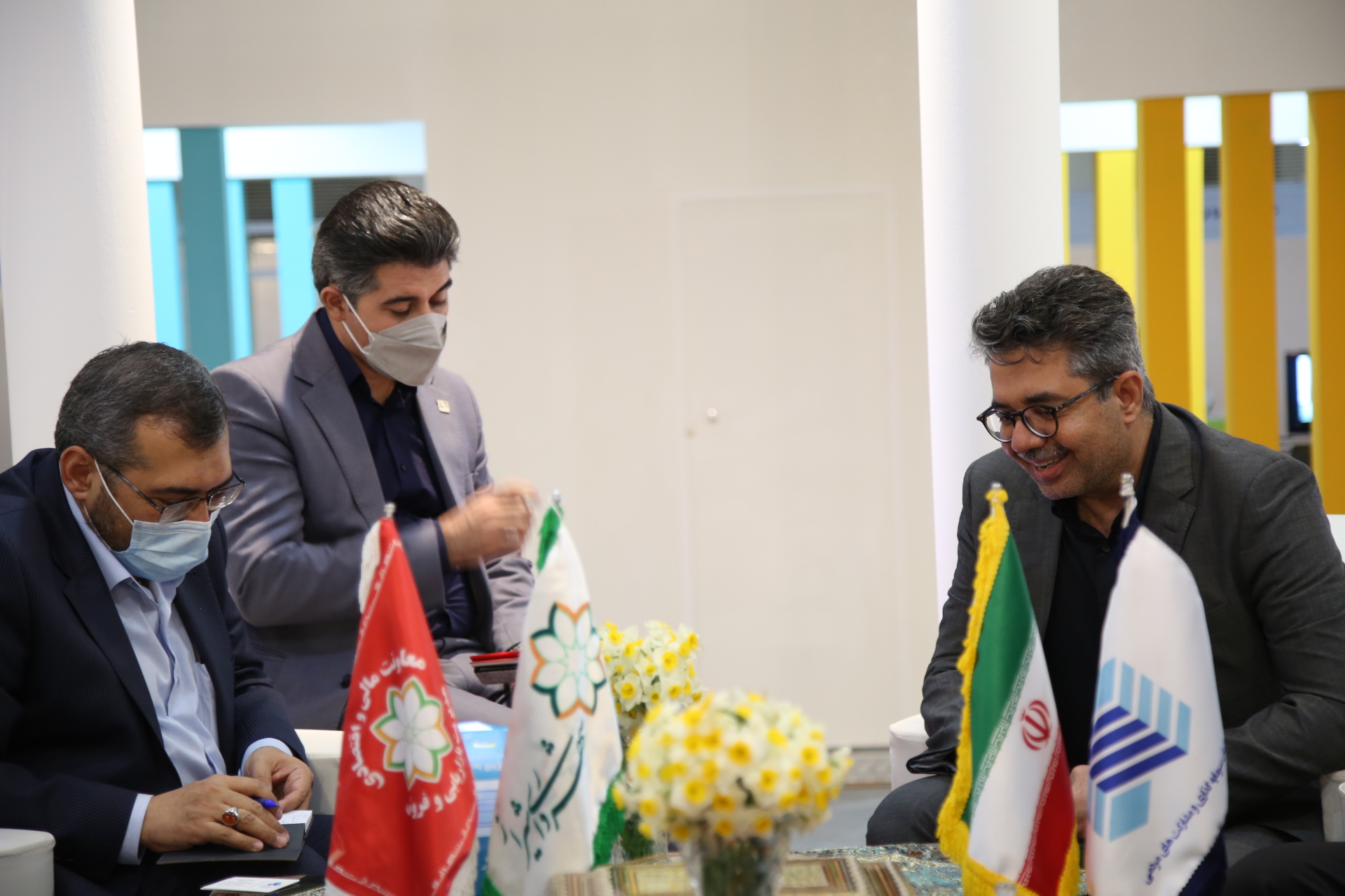 فرشاد فرزین