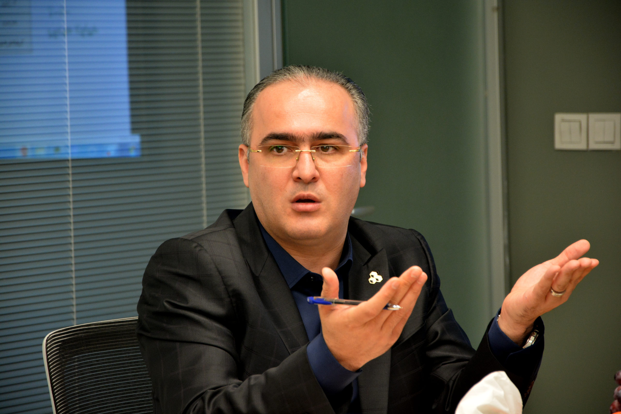 دکتر زاهدی مدیر عامل مسکن جنوب