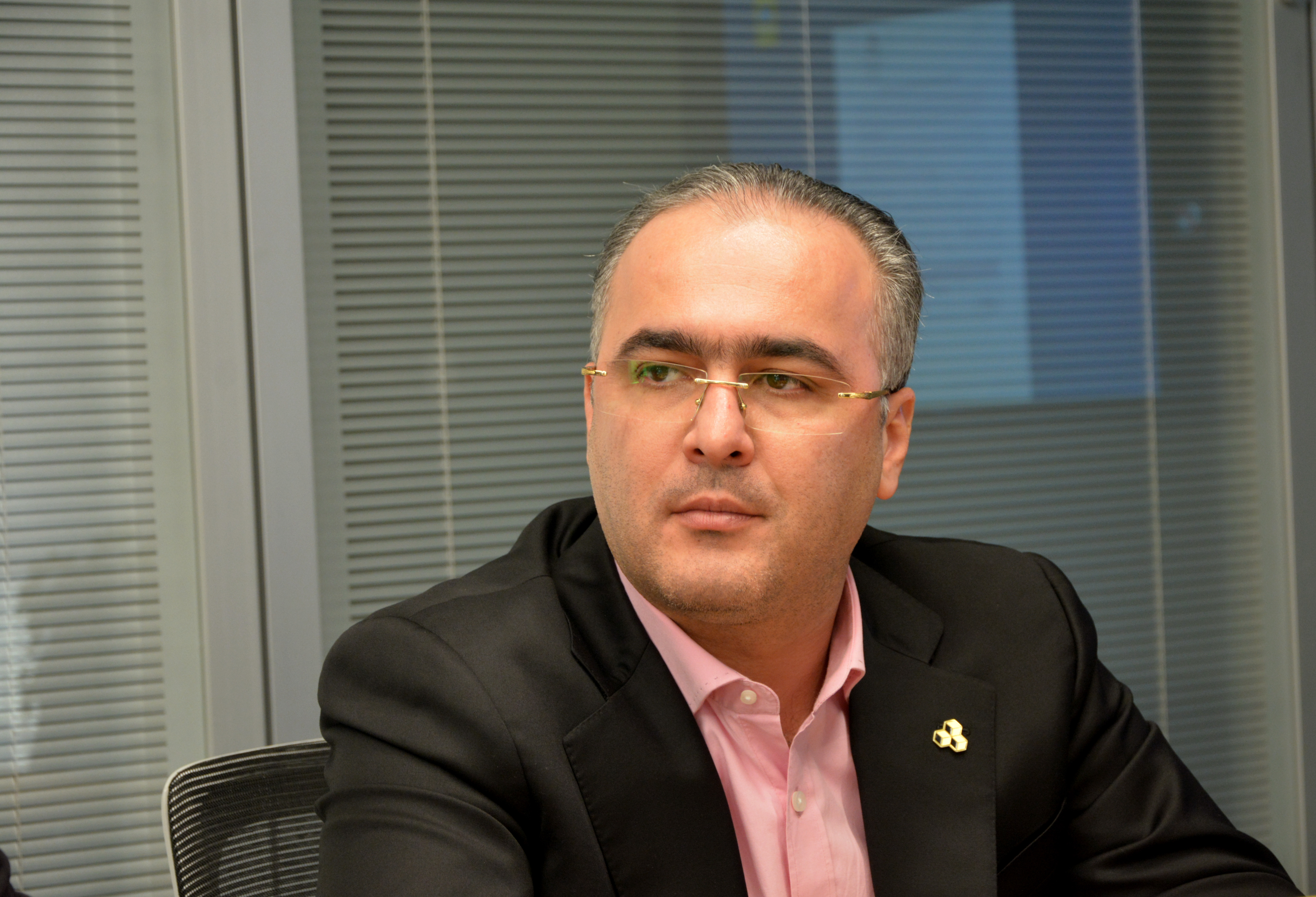 دکتر زاهدی مدیر عامل مسکن جنوب