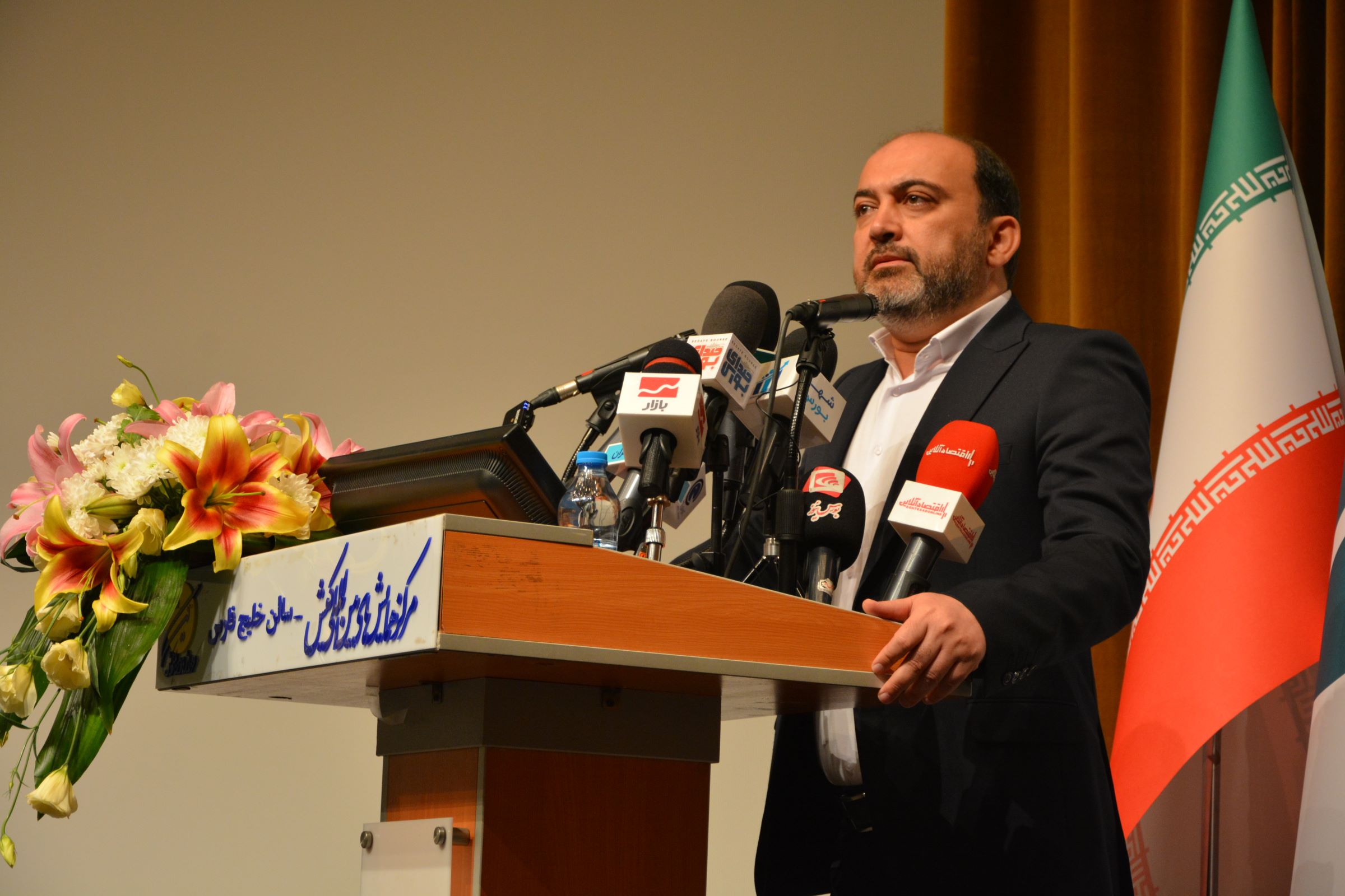 مهدی دوستی استاندار هرمزگان