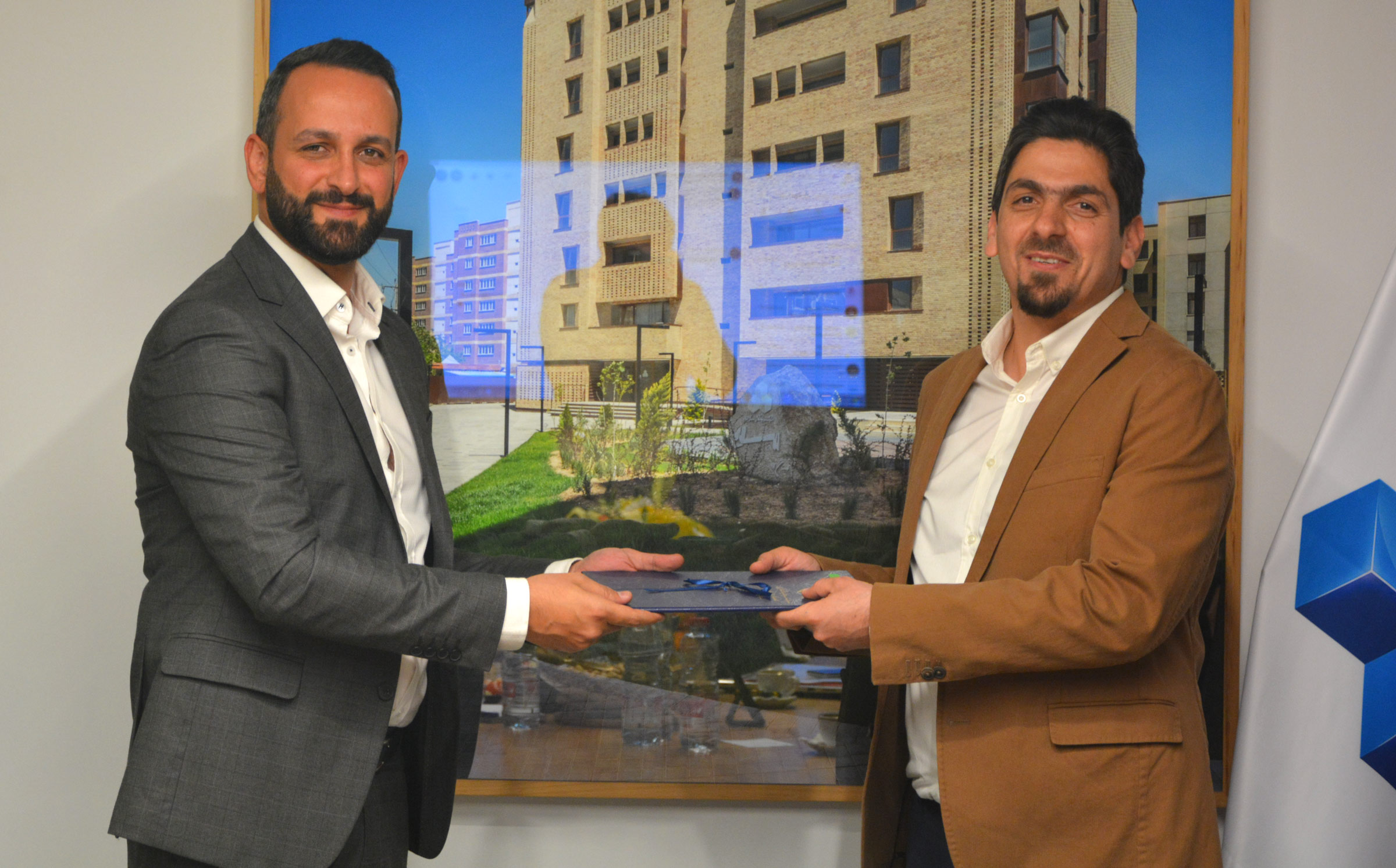 دکتر رنجبر رئیس هیت مدیره