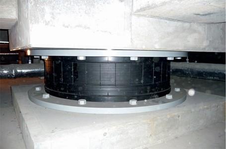 جداساز الاستومری با هسته سربی