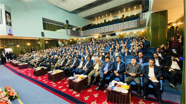 مراسم گرامیداشت سی و سومین سالروز تاسیس شرکت گروه سرمایه گذاری مسکن در شهر تبریز برگزار شد.